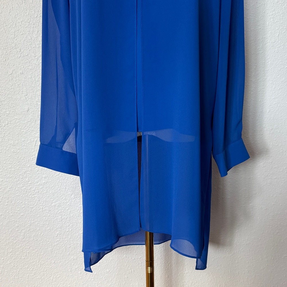 NWOT Chico’s Split Front Cobalt Blue Semi Sheer Tunic Top size 1 or Medium - Picture 4 of 16